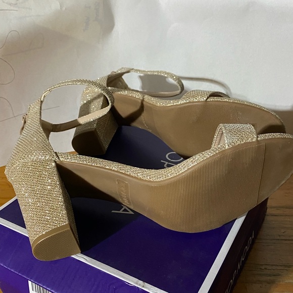 Women’s Moda, size 9 heels. Brand new. Color is a “nude” sparkle color. - Picture 4 of 6